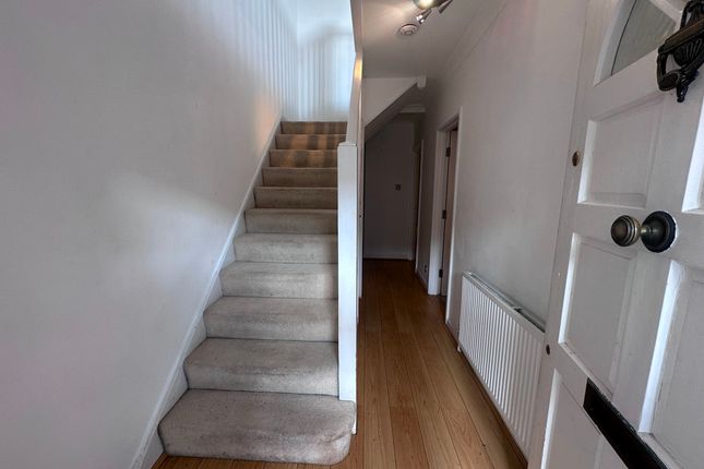 3 Hawthorns, Woodford Green photo 3