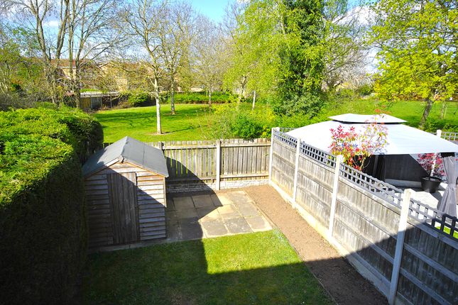 28, Wheatfield Drive, Doncaster photo 2