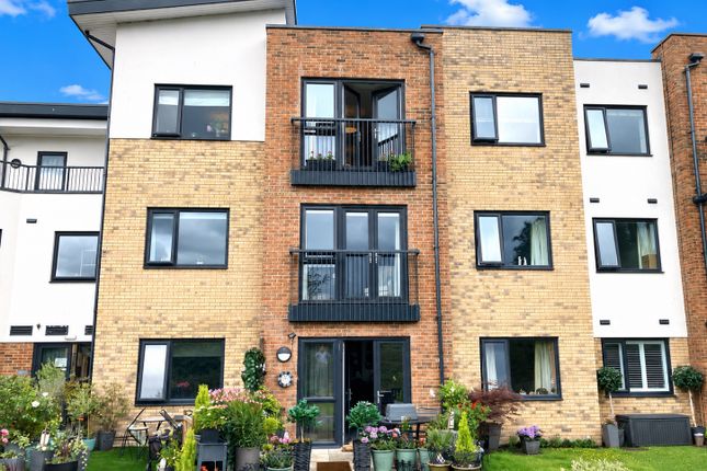 Flat 47, Southern Oaks, Old Schools Lane, Epsom photo 3