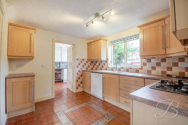 42, Lansbury Avenue, Chesterfield photo 2