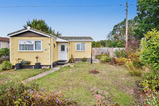 1-bed caravan on 23 Woodside Park, Oundle Road, Corby, £134,950