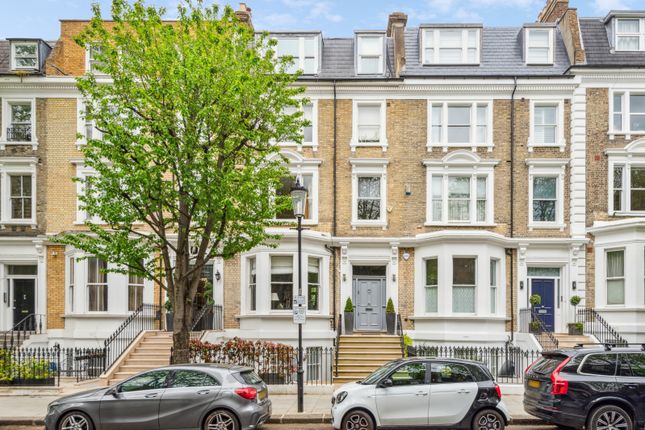 Terraced house to rent in Russell Road, High Street Kensington
