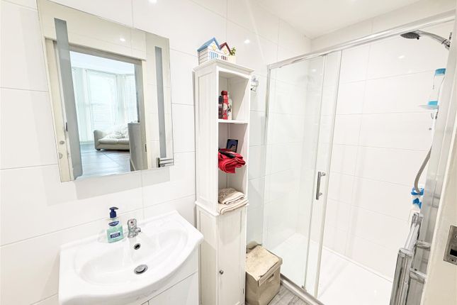 Flat 2, 4 Enys Road, Eastbourne photo 4