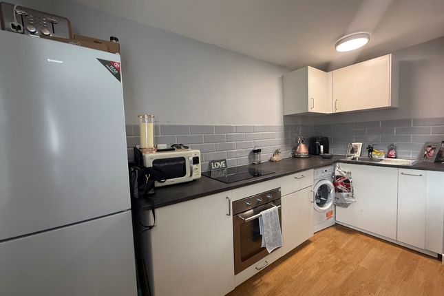 Flat 13, Romsey photo 2