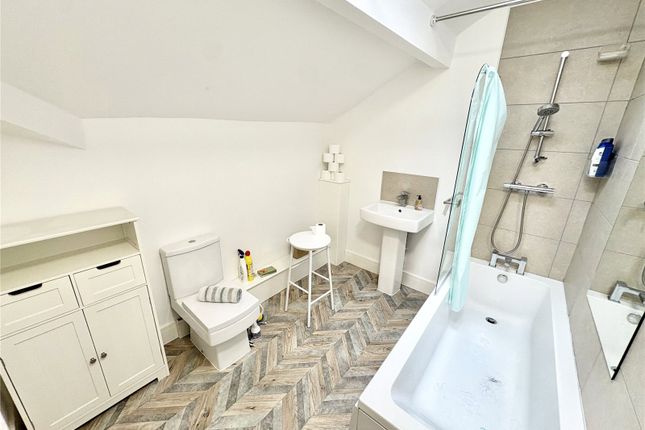 Flat 3, 32, Coop Street, Lancashire photo 4