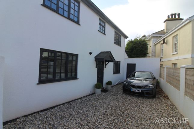 Detached house to rent in Woodend Road, Torquay