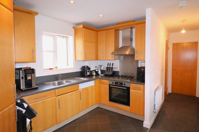 Flat for sale in Sanderling Way, Greenhithe