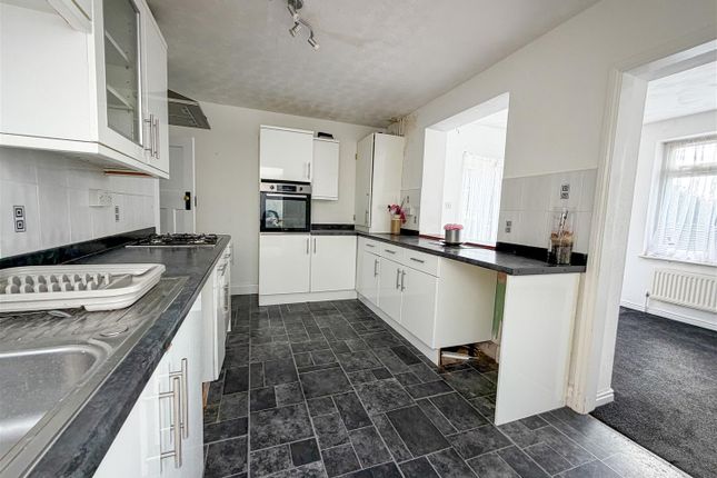 9, Lake Avenue, Clacton-On-Sea photo 4