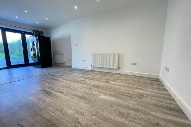50, Oxhey Drive, Watford photo 5