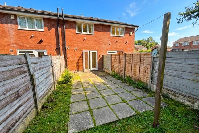 78, Stapleford Close, Manchester photo 4