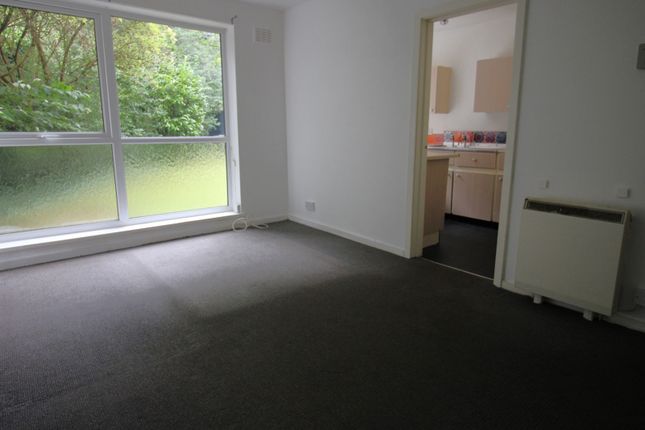F4, Meadow Court, Hackness Road, Chorlton photo 5