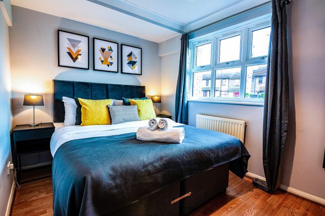 Thumbnail Flat for sale in Freemasons Road, London