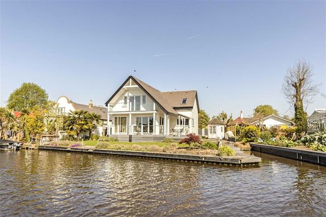 Thumbnail Property for sale in Pharaohs Island, Shepperton