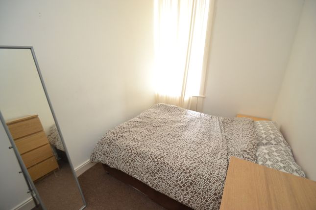 Flat to rent in Princes Street, Stirling
