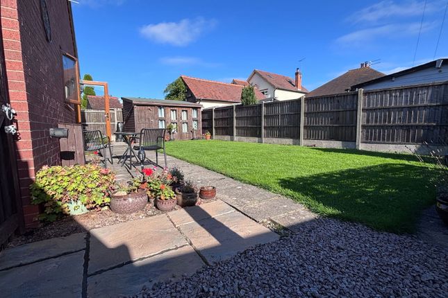 2-bed bungalow on 2a, Tower Road, Swadlincote, £240,000