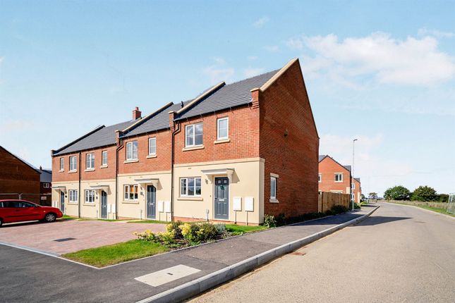 Thumbnail Semi-detached house for sale in Northdale Green, Raunds