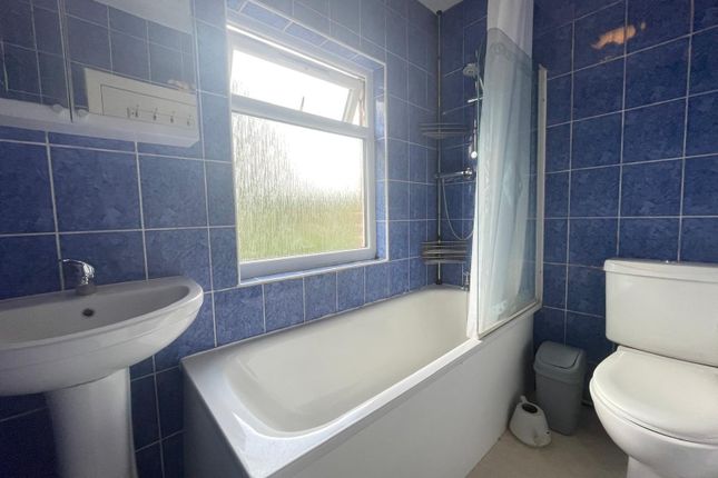 55, Woodside Place, Leeds photo 4