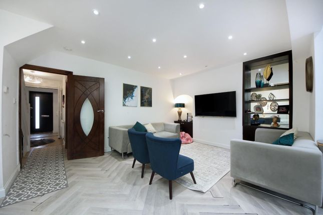 30, Court Way, London photo 3