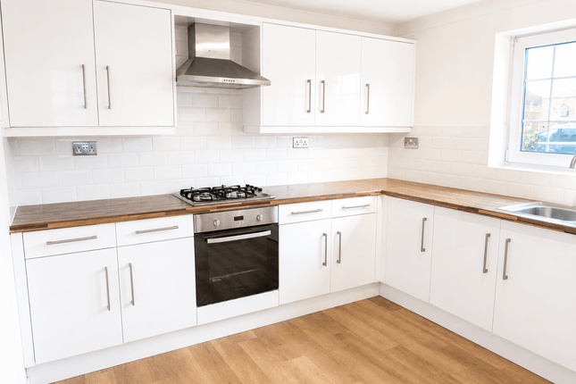 27 Buzzard Road, Luton photo 2