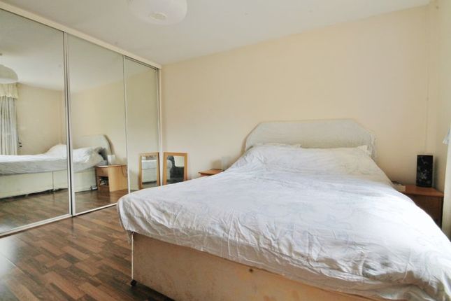 Flat for sale in Premiere Place, London