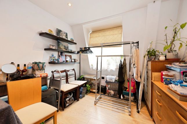 Flat 3, 91A, High Street, Surrey photo 4