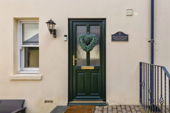5, Plas Ystrad, Carmarthen photo 3