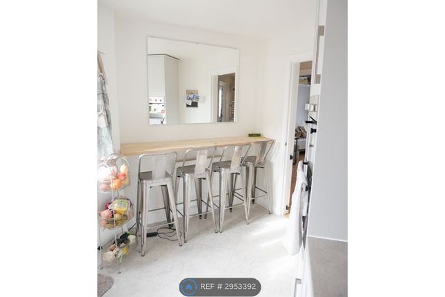 Westland Drive, Lee-On-The-Solent photo 3
