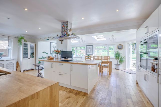 38 Friars Gardens, High Wycombe photo 3