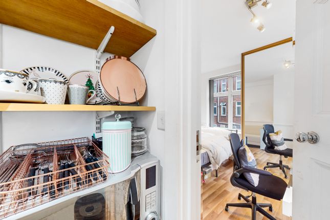 Studio for sale in Fetter Lane, London