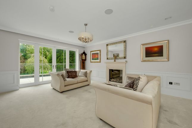 18, Wayneflete Tower Avenue, Surrey photo 4