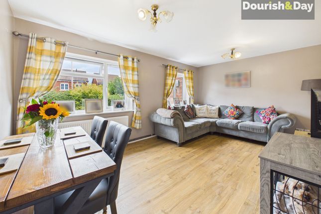 15 St. Oswalds Close, Malpas photo 2