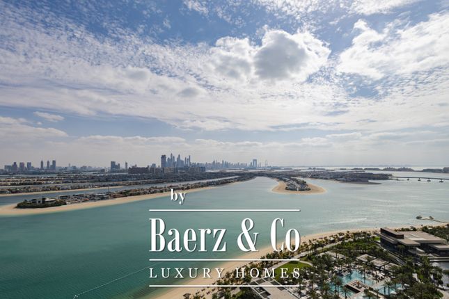 Apartment for sale in Palm Jumeirah - Crescent Rd - The Palm Jumeirah - Dubai - United Arab Emirates