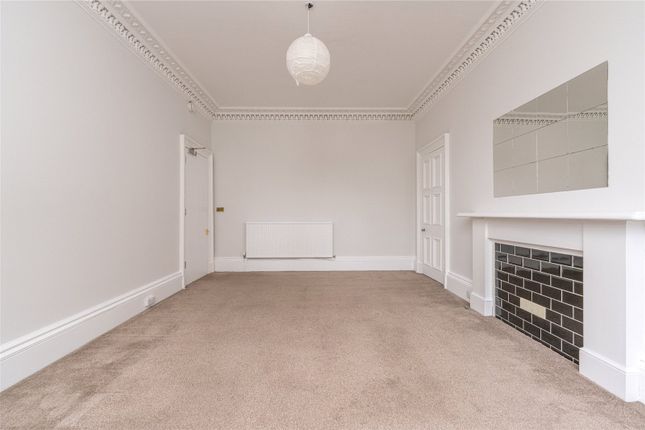 16(1F2), Glengyle Terrace, Edinburgh photo 4