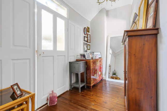 56 Church St-Hi-32