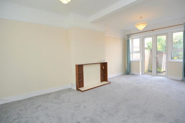 27, Windsor Drive, Ashford photo 2