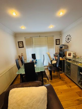 17, Rannock Ave, LONDON photo 2
