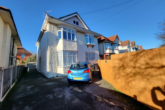 Thumbnail Flat to rent in Southwood Avenue, Southbourne, Bournemouth