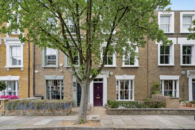 Terraced house to rent in Rumbold Road, Fulham, London