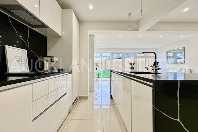 140, Sunnybank Road, Potters Bar photo 4
