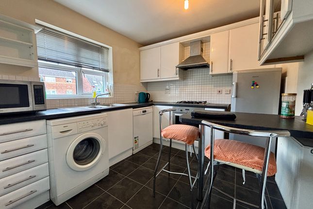 55, Burton-on-Trent photo 3