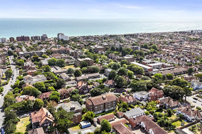 15 Chester Lodge, Lansdowne Road, Worthing photo 3