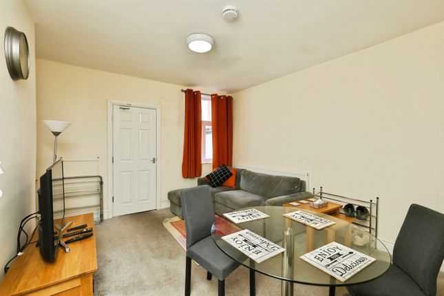 4, Victoria Road, Retford photo 3