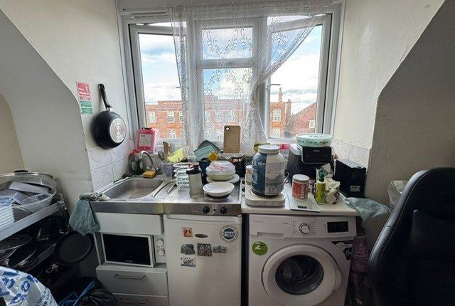 7@164A, High Street, Ruislip photo 3