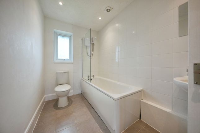 87, Broadfields, Pewsey photo 3