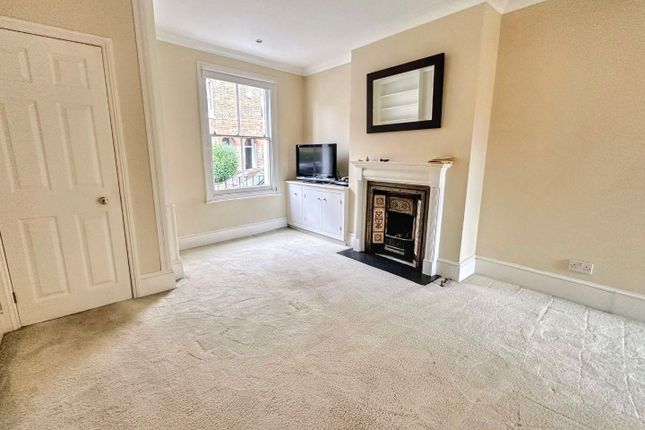 46, Alexandra Road, Windsor photo 3