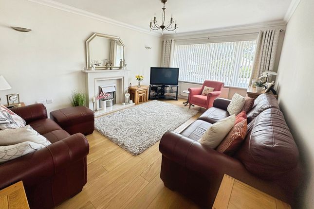 29 Crymlyn Parc, Neath photo 4