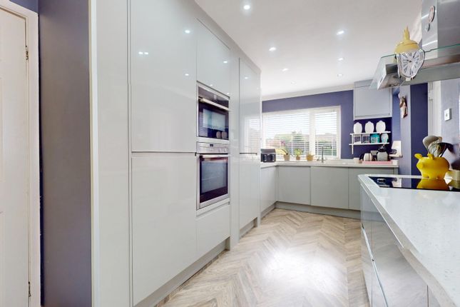 9 Graylands, High Rickleton, Tyne and Wear photo 3