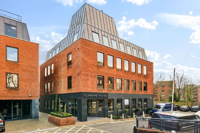Office to let in Supreme House, 300 Regentrs Park Road, Finchley Centrral