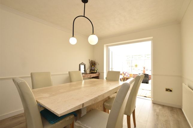36, Harolds Way, Gloucestershire photo 4