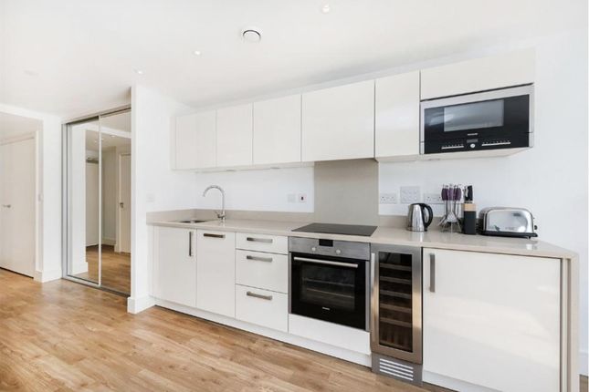Flat 19 Gillespie Court, 9, Queensland Road, London photo 5